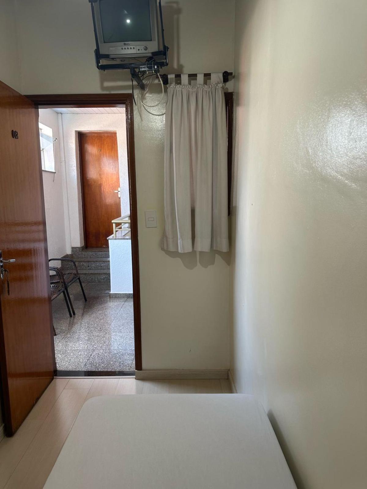 Lara's Hotel